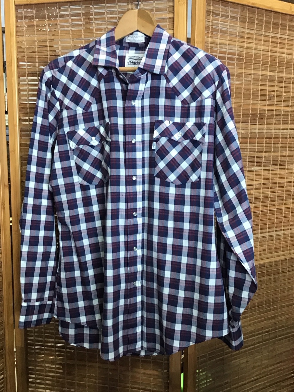 Levi's- Men's red and White Plaid Button-Down Shirt